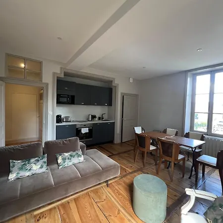 Chateau De Sampigny - 10 Min De Clermont-ferrand *