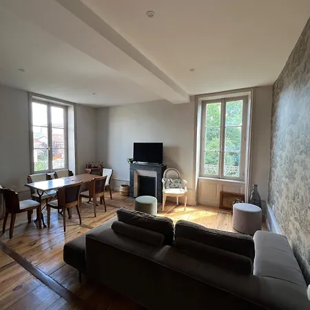 Chateau De Sampigny - 10 Min De Clermont-ferrand דירה ז'רזה